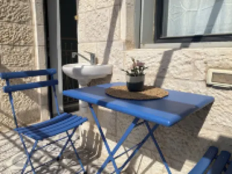 Charming Kosher Duplex with Balcony, City Center, Next to Machane Yehuda Market!