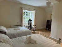 Cae Nest Hall Hotels in Llanbedr