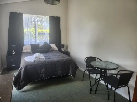 Cosy studio walking distance to shops rails. 45 minutes from the city Отели в г. Аппер Хатт