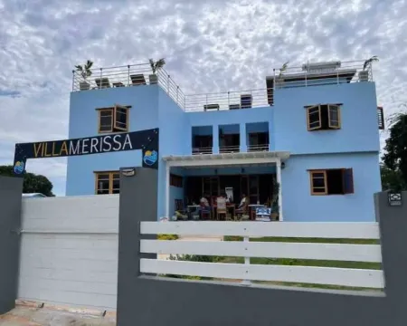 VillaMerissa Nestled between two unspoiled beaches Pool/JackSprat/WiFi/Gym/Staff Hotels in Treasure Beach