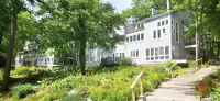 Luxury Cottage Lifestyle With Resort Amenities and Perks