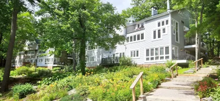 Luxury Cottage Lifestyle With Resort Amenities and Perks