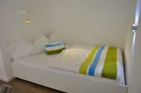 Live and sleep right on the Main at the gates of Bamberg World Heritage Hotels in Hallstadt