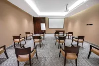 Sukani Royal Hotel, Hail