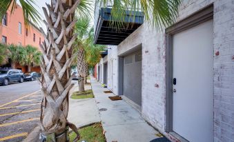 Walkable Downtown Apt w/ Game Room!