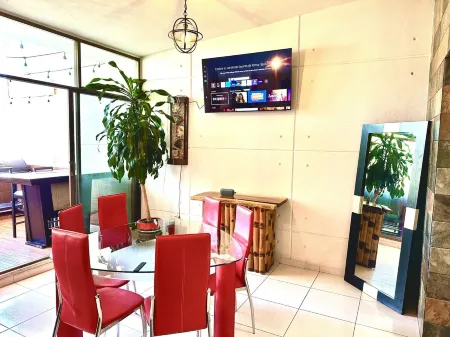 Art & Design Loft, 2 PRIVATE JACUZZIS, POOL, TERRACE AND GRILL!