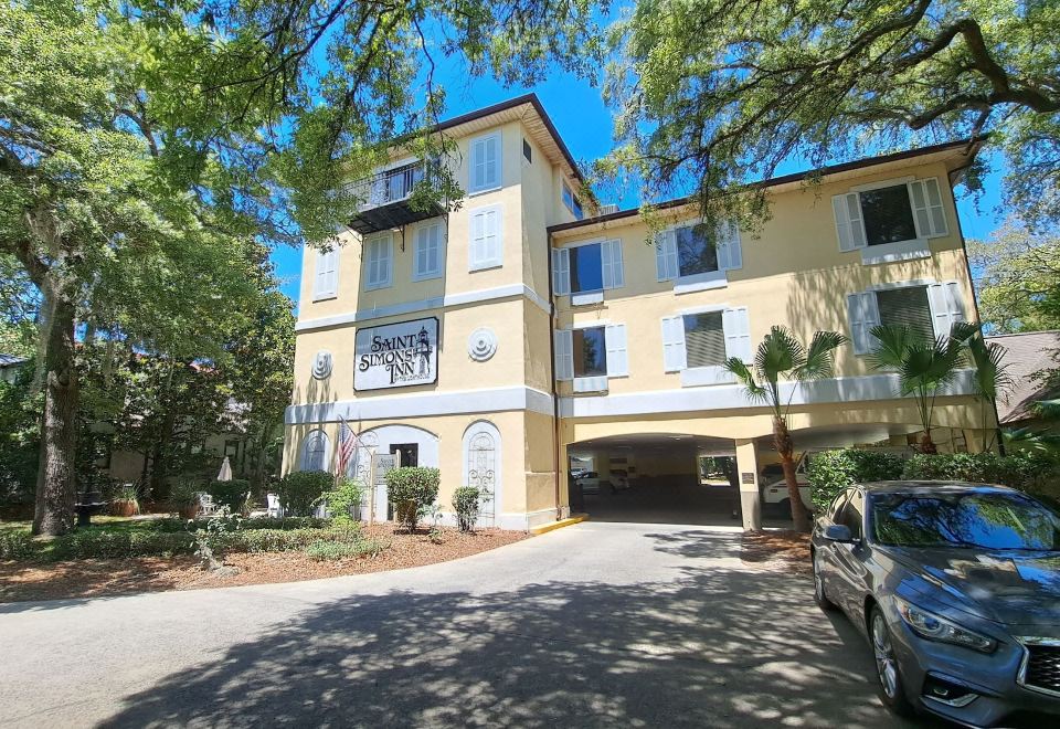 Green Lighthouse Hotel Over view