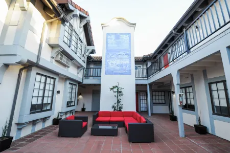 Atterdag Inn Отели рядом с достопримечательностью «Санта Йнез Вэлли»