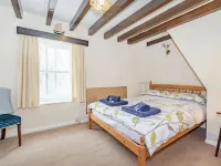 Duck Cottage Hotels in Flamborough