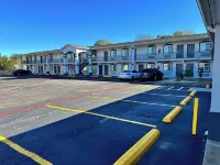 Continental Inn and Suites Nacogdoches TX Sfa University Downtown - parking