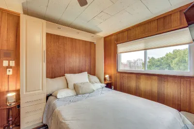 Rustic Chic Retreat 4 Mi to Kennywood! Hotel in zona Whip