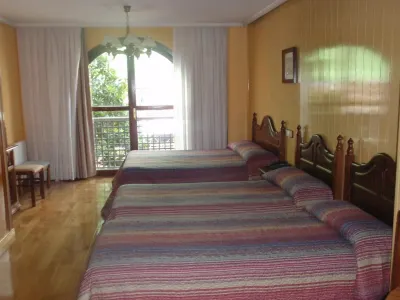 奧維耶多法維拉飯店 奧維耶多站附近的飯店