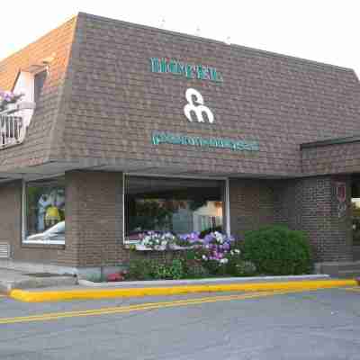 Hotel Motel Penn-Mass Hotel Exterior