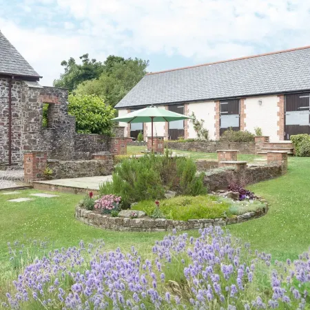 Honey Bee Cottage