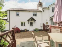 The Little White Cottage Hotels in Llanferres
