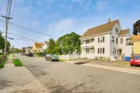 9 Mi to Dtwn Boston: Cozy Malden Apartment Hotels in Malden