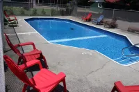 Lone Fir Resort - Pools