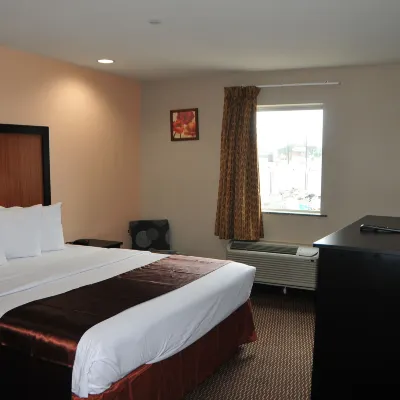 Paradise Inn & Suites Hotels near Thomas A Maher Park