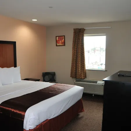 Paradise Inn & Suites