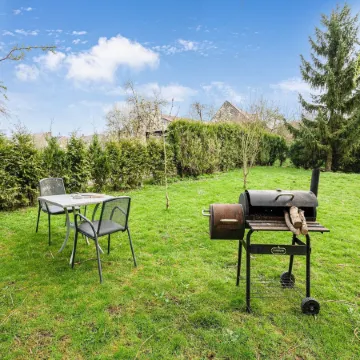 Cozy Chalet with Garden