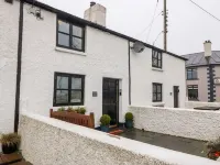 White Lilac Cottage Hotels in 