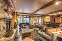 Timbers by Summit County Mountain Retreats فنادق في Dillon