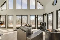 2 Mi to Lutsen Mtn: Modern Cabin w/ Patio Fire Pit - Boutique