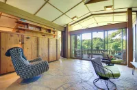 Tranquil Mid-Century Modern Cottage w/ Forest View - Maalaistalo