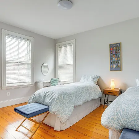 Walk to Harvard Square: Apartment in Cambridge