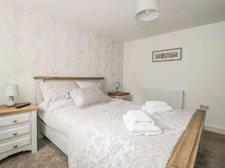 1 the Riverside Отели рядом с достопримечательностью «Замок Рэби»