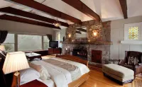 Arnica Views Summit Retreat Hotels in Mount Dandenong