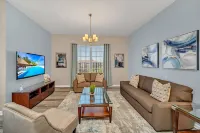 Lakeview Condo Directly Next to Pool Near Wdw