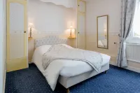 L'Auberge du Port des Roches Hotels in Le Lude