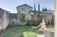 Spacious Turlock Home ~ 1 Mi to University! - Homestays