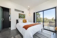 A Little Tish - Secluded Stargazers Getaway 2 Bedroom Home by RedAwning Hotels in Pioneertown