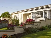 1 Mirehouse Place Hotels in Angle