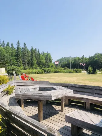 Parkway Motel Отели рядом с достопримечательностью «Sandy Beach»