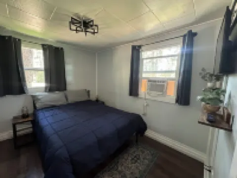 Lake View Cabin at Blue Creek – Romantic Pet-Friendly Getaway in Coeur D’Alene