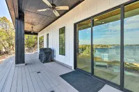 Luxury Lake Granbury Cliffside Home w/ Deck! - balcony