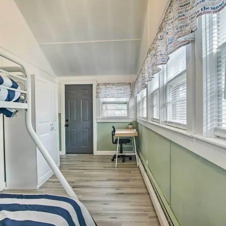 Coastal Comfort Near the Bay! Buttermilk Cottage