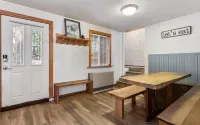 The Cabin on Kinglet-walk to the Village and short drive to the lake Hotels in Shaver Lake