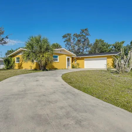Englewood Home - 4 Mi to Beach! Enjoy!