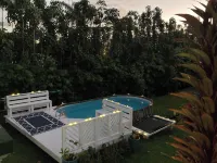 Hilo Bay Oceanfront Bed and Breakfast - Family