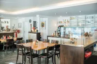 Hotel Krüzli - Dapi 1914 Hotels in Tujetsch