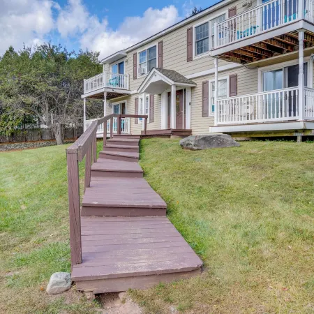 Peaceful Catskills Condo w/ Deck + Mountain View!