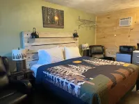 Cedars Motel Hotel di St. Ignace Township