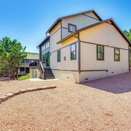 Hot Tub and Deck Mtn-View Pine Getaway!