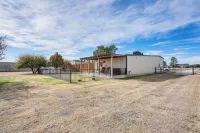 Fenced Yard: Modern Barndominium in Amarillo! - 2-Star