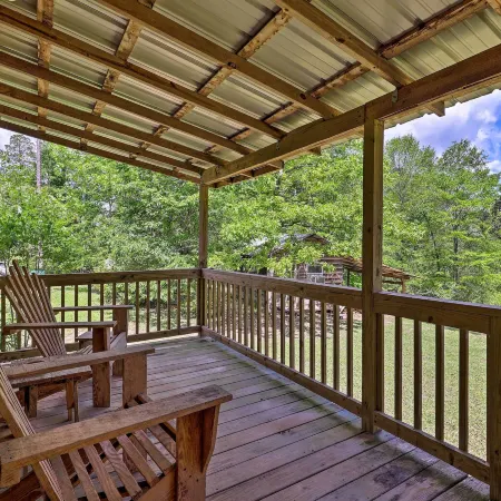 Secluded Cabin w/ Pond ~ 37 Mi to Gulf Coast!