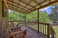 Secluded Cabin w/ Pond ~ 37 Mi to Gulf Coast! - 2 étoiles